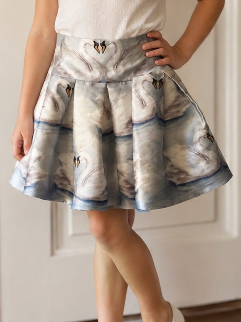 MonnaLisa Chic Watercolor Swan-Print Pleated Satin Skirt Fairytale Princess Luxe